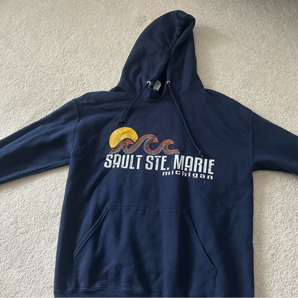 Sault Ste. Marie Michigan Navy Hoodie with Wave Graphic